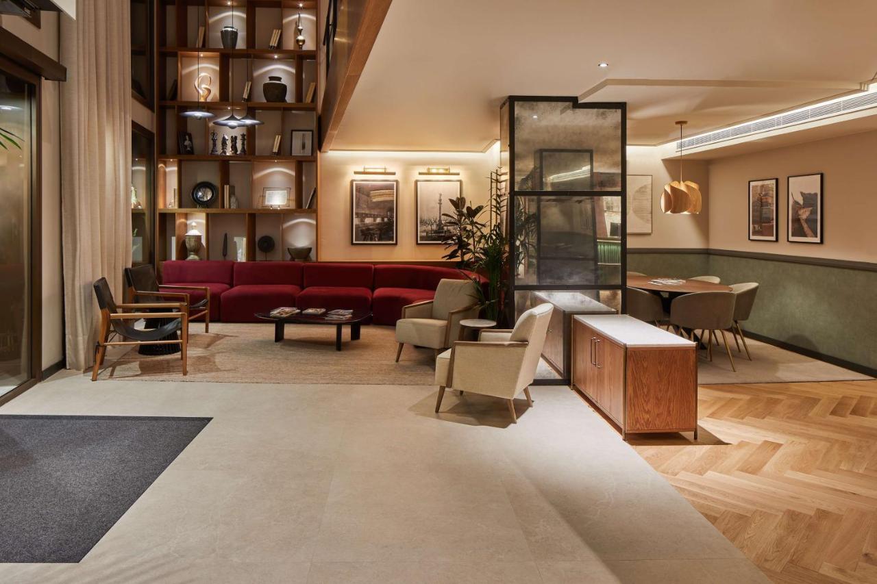 Via Sants Hotel Barcelona, Tapestry Collection By Hilton מראה חיצוני תמונה