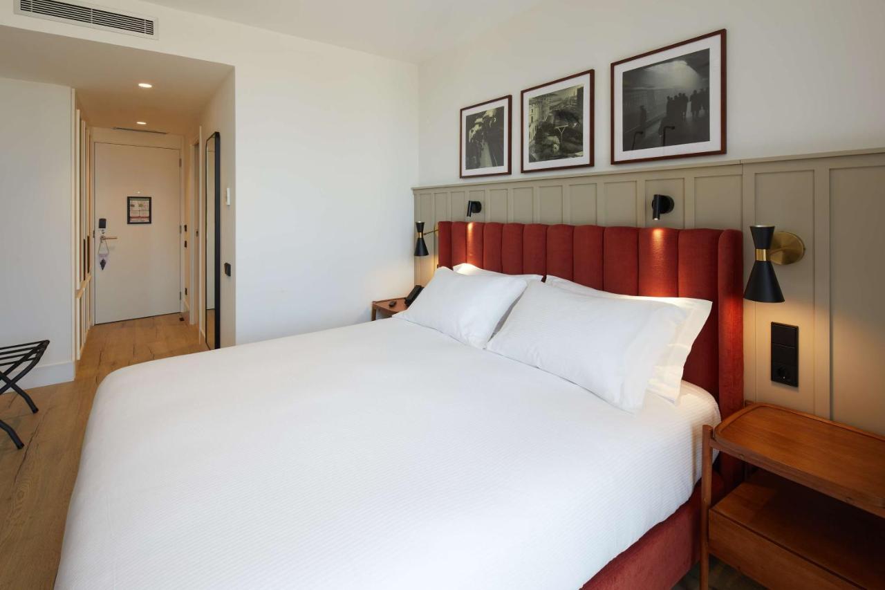 Via Sants Hotel Barcelona, Tapestry Collection By Hilton מראה חיצוני תמונה