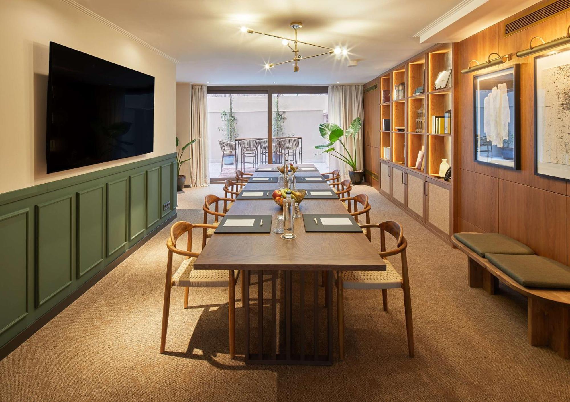 Via Sants Hotel Barcelona, Tapestry Collection By Hilton מראה חיצוני תמונה